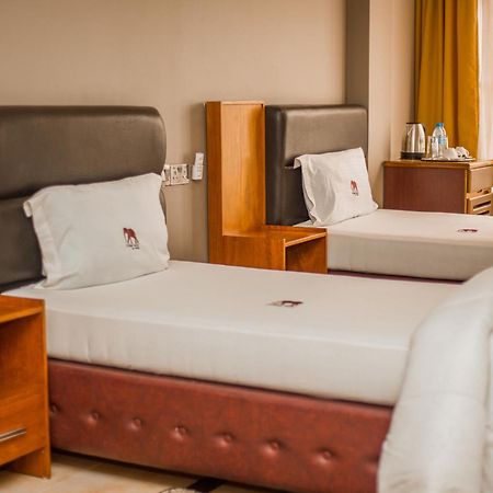 Leyshof Hotel ムワンザ エクステリア 写真
