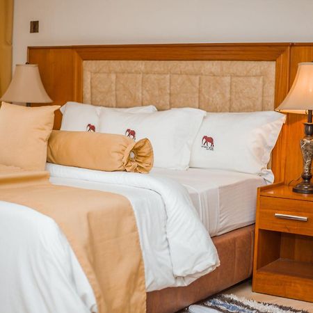 Leyshof Hotel ムワンザ エクステリア 写真