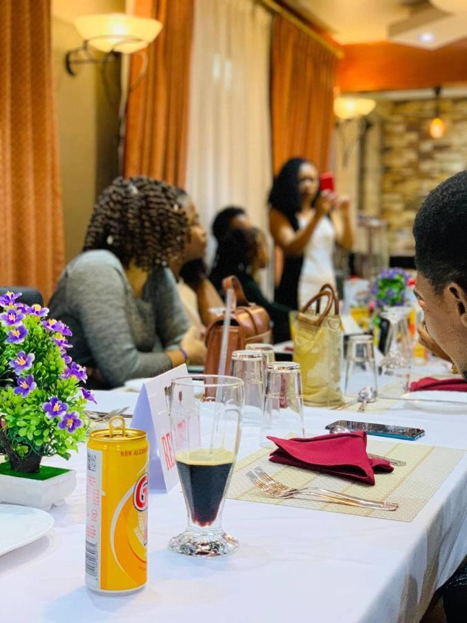 Leyshof Hotel ムワンザ エクステリア 写真