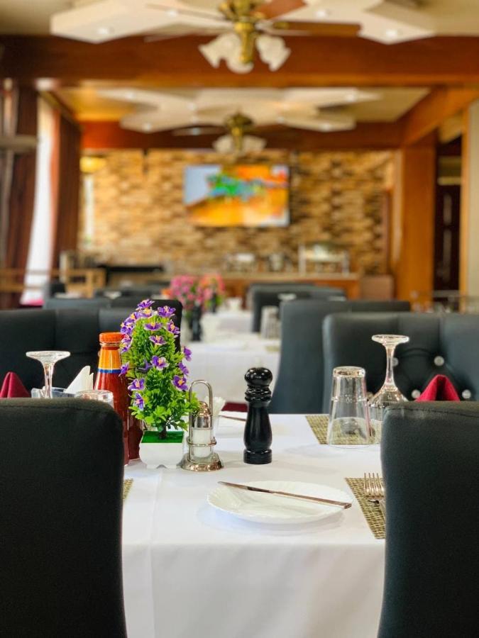 Leyshof Hotel ムワンザ エクステリア 写真