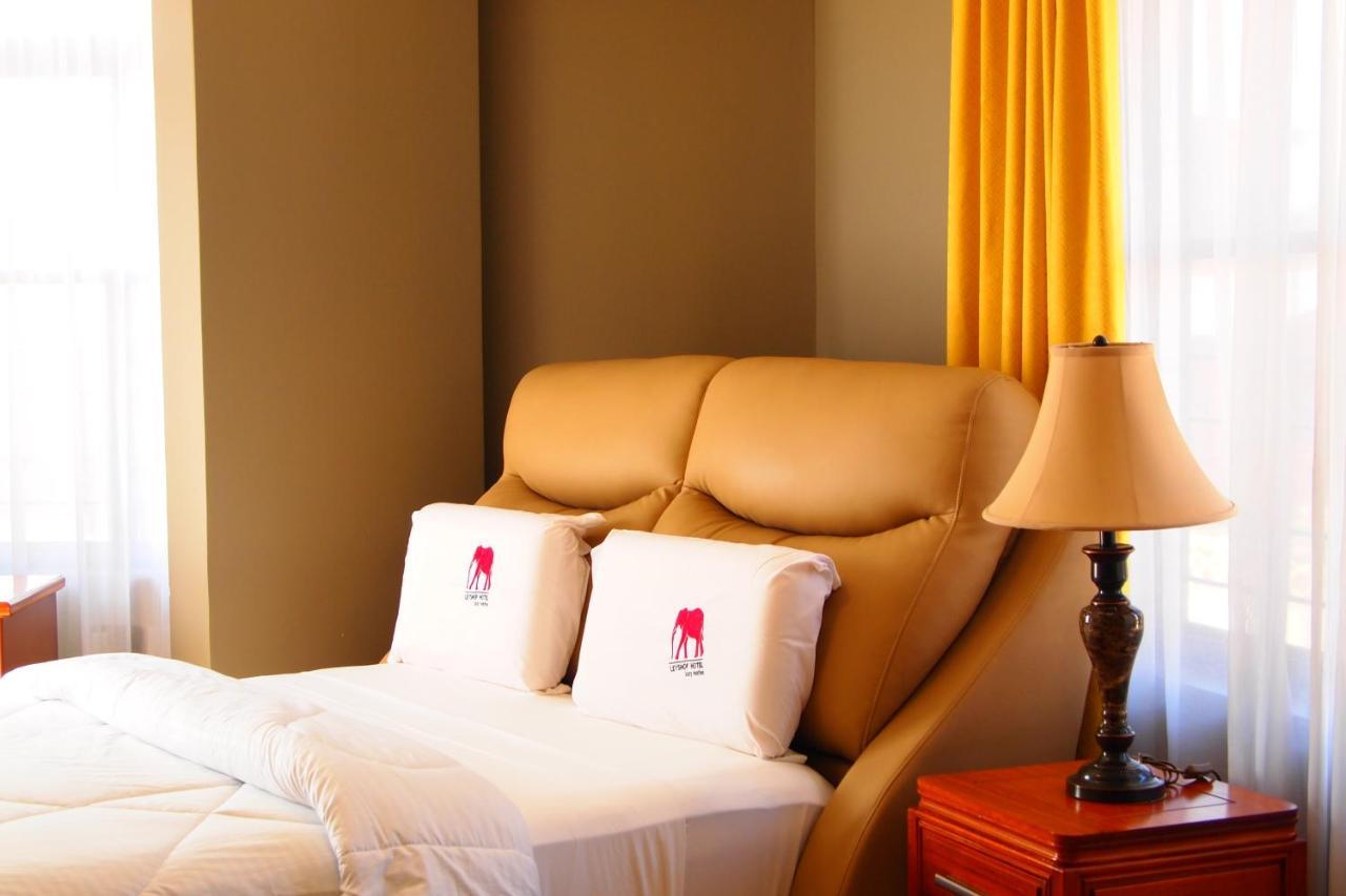 Leyshof Hotel ムワンザ エクステリア 写真